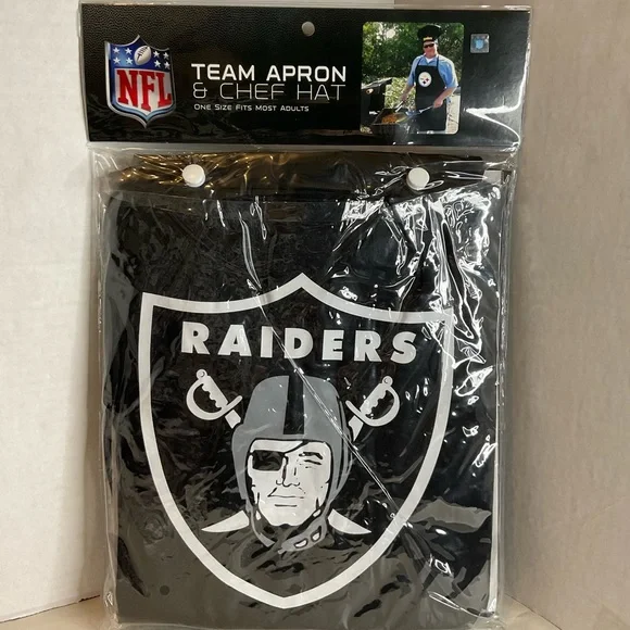 NFL Las Vegas Raiders Apron and Chef Hat Set-Adults - Picture 2 of 5
